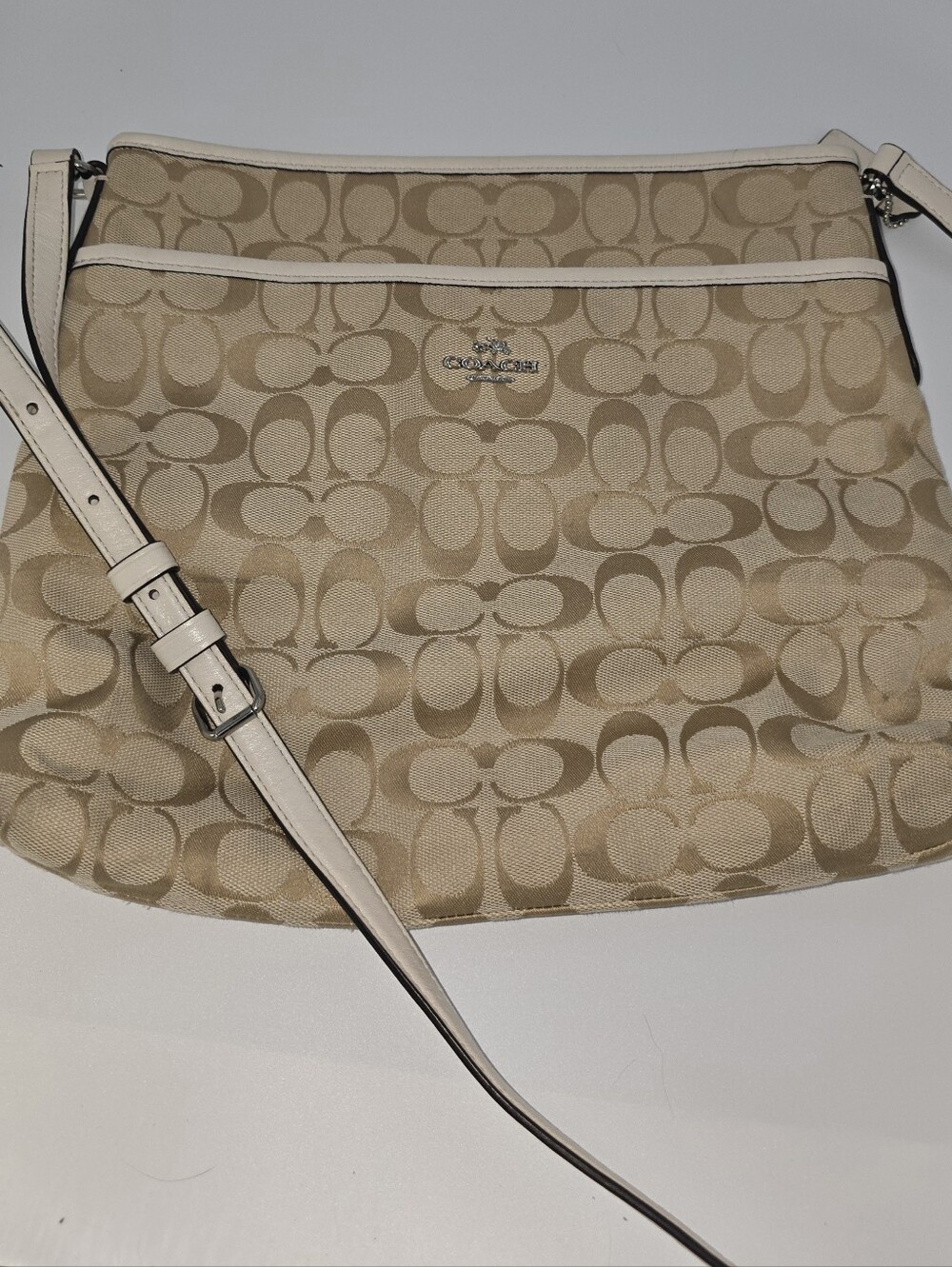 Beautiful Summery Coach F36378 Signature FileCrossbody Bag Khaki/ Chalk